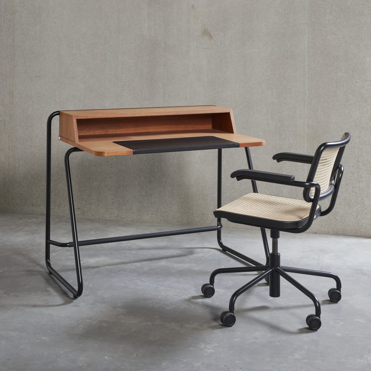 S 1200 Desk