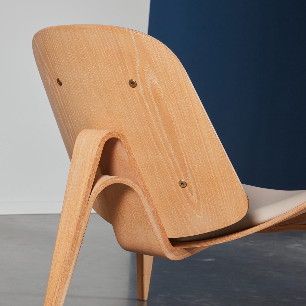 CH07 Shell Chair